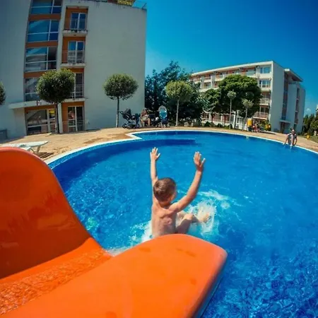 아파트 Noks - Menada