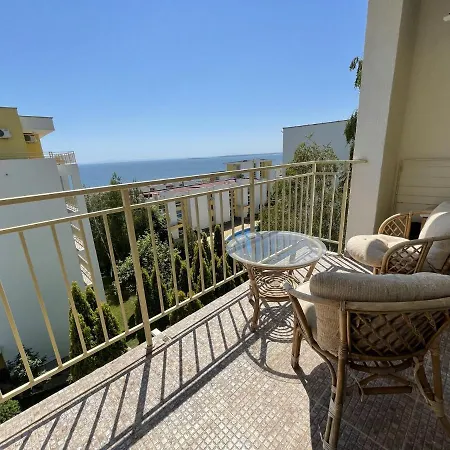 アパート Noks - Menada