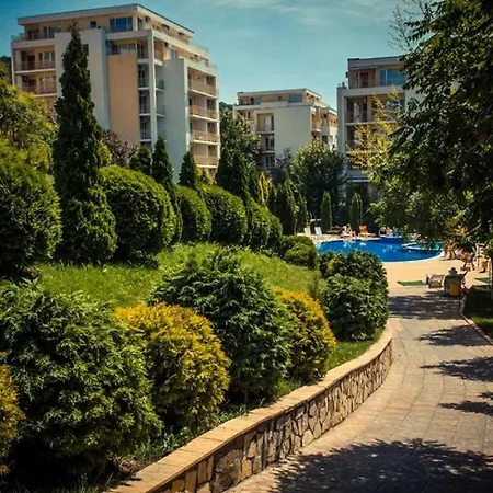 アパート Noks - Menada