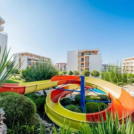 Noks - Menada アパート *