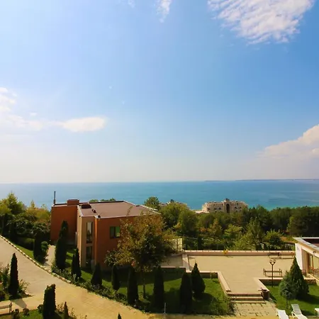 Noks - Menada アパート