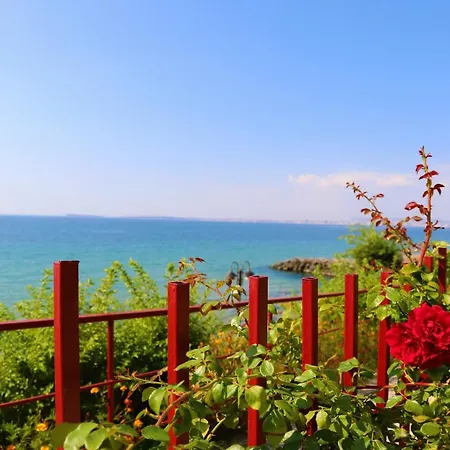 Noks - Menada アパート